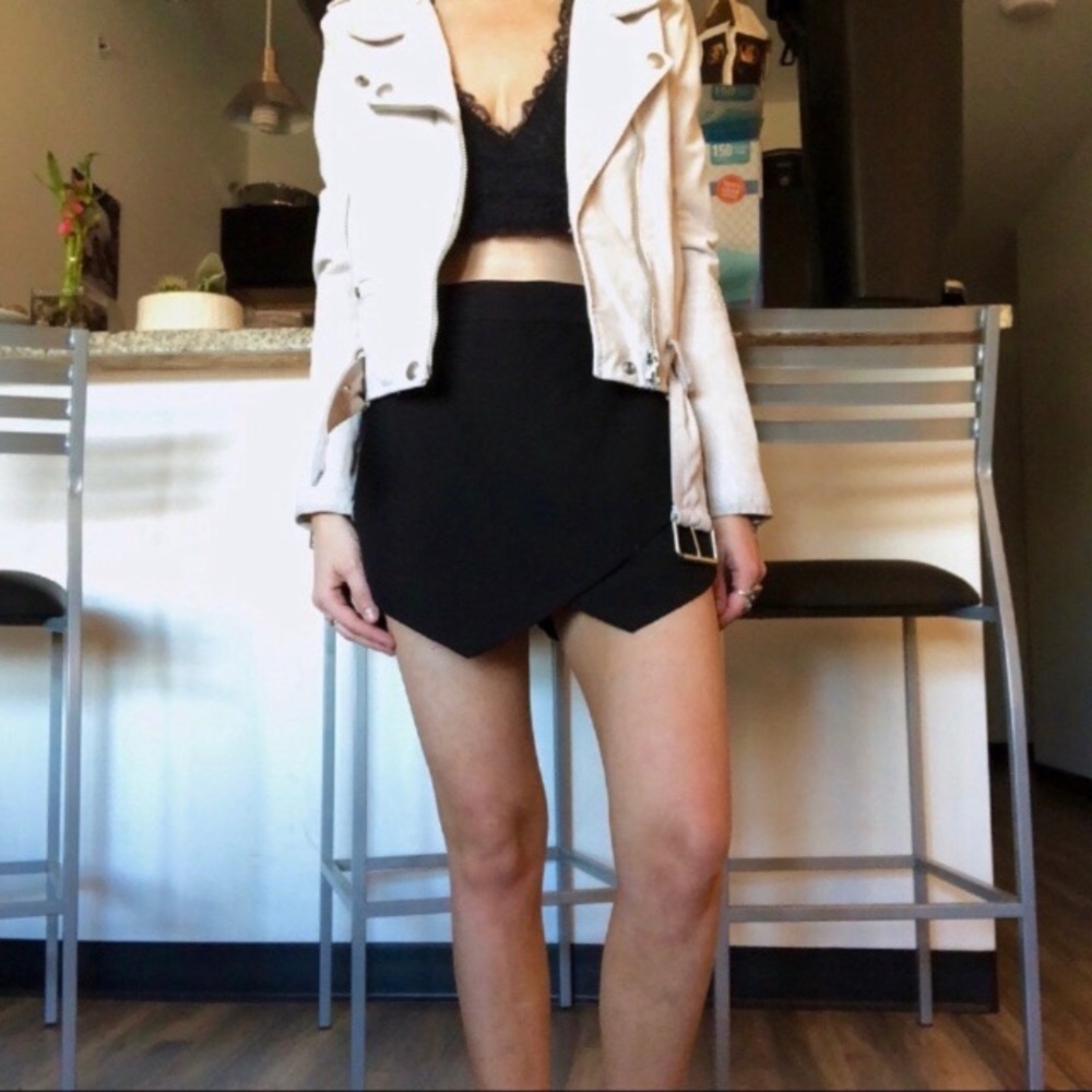 Bloomingdales Aqua Black Skort